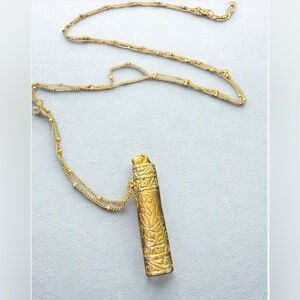 Handmade in Bali: Gold Lotus Capsule